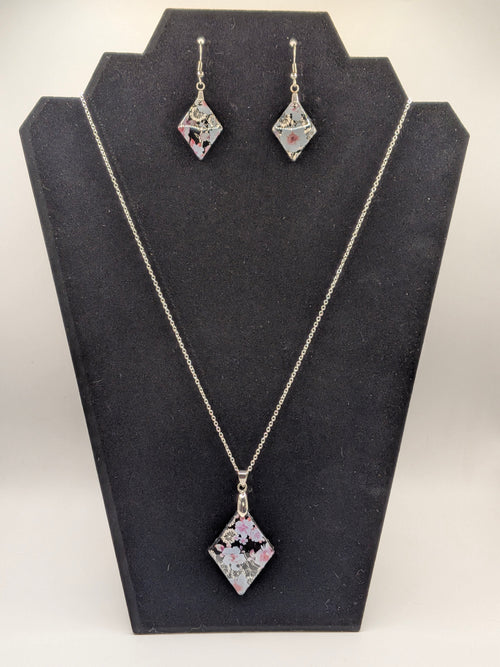 Diamond Floral Nail Foil Jewelry Set — Black with Pink & White Flowers