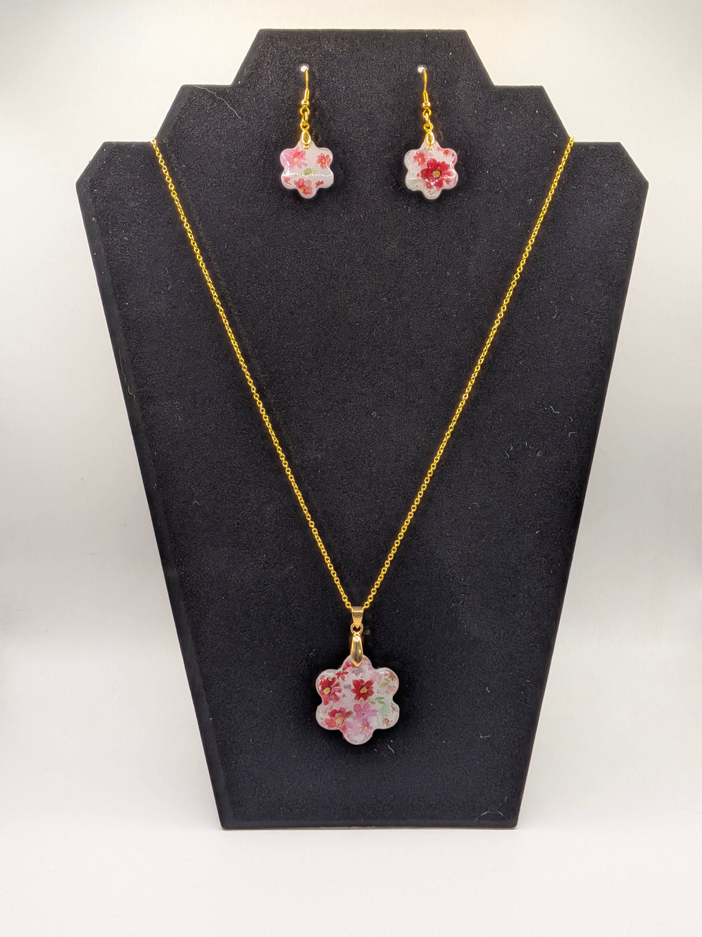 Flower Shaped Nail Foil Jewelry Set — Pink & White Flowers on White