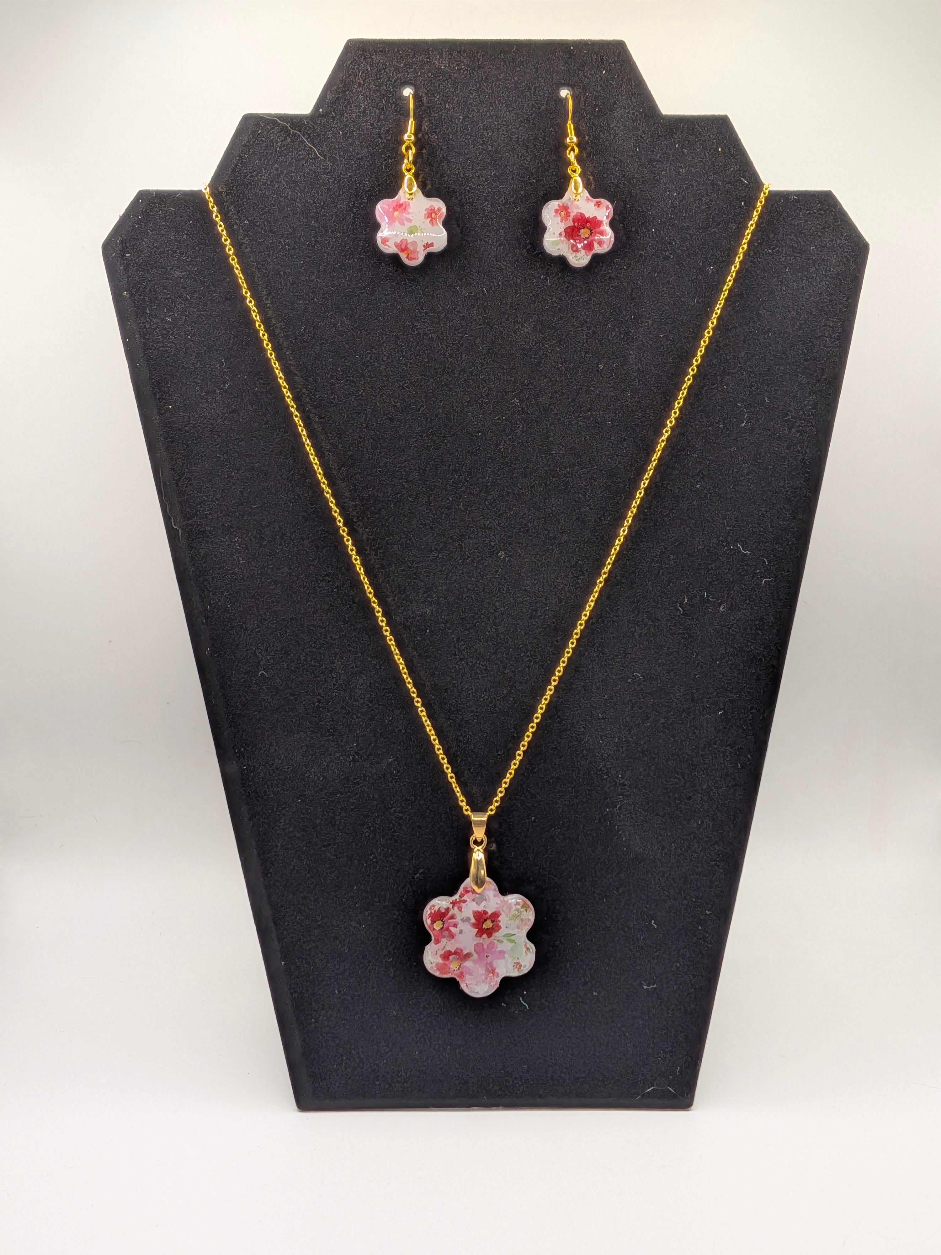 Flower Shaped Nail Foil Jewelry Set — Pink & White Flowers on White