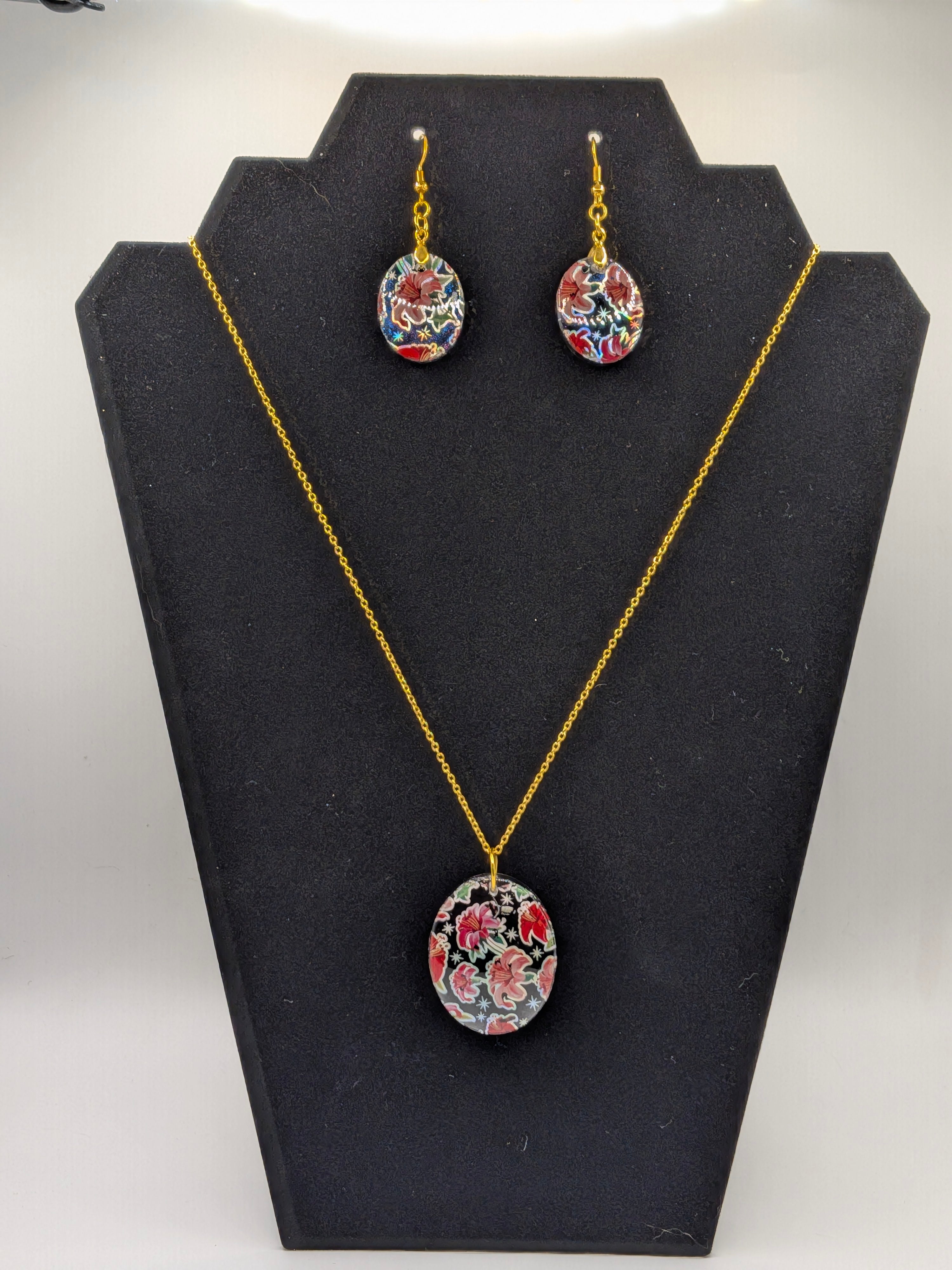 Oval Nail Foil Jewelry Set — Red Flowers with Silver Foil Outline on Black