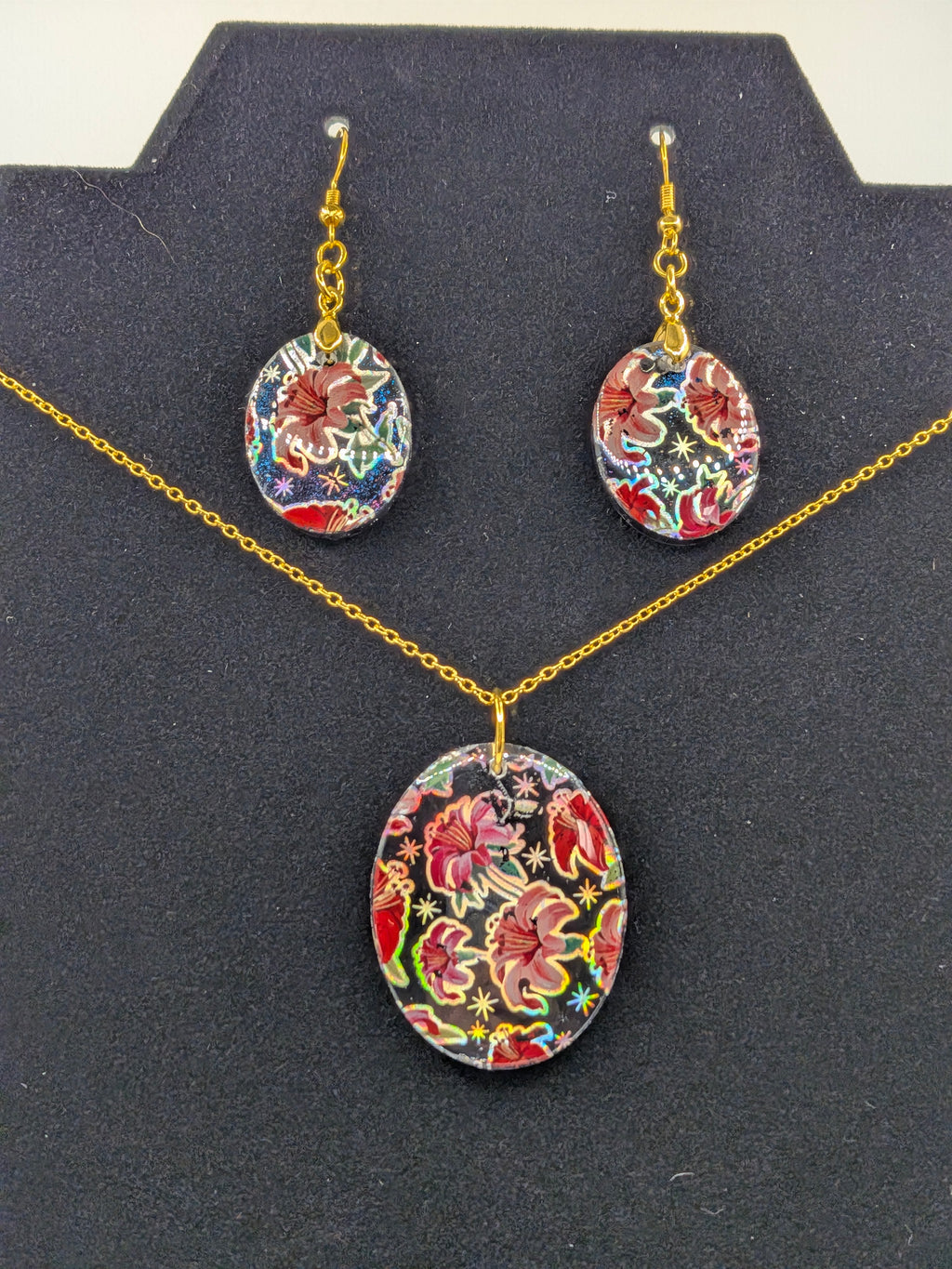 Oval Nail Foil Jewelry Set — Red Flowers with Silver Foil Outline on Black